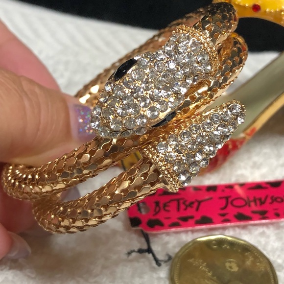 🐍coiled wrap snake bracelet -Betsey Johnson NWT - Picture 7 of 10